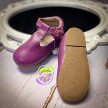 Load image into Gallery viewer, Purple/Plum Leather T-strap Shoe
